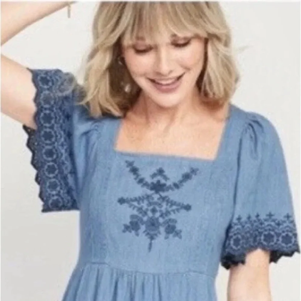 Old Navy Light Blue Lace-Trim Midi Dress - Picture 2 of 9